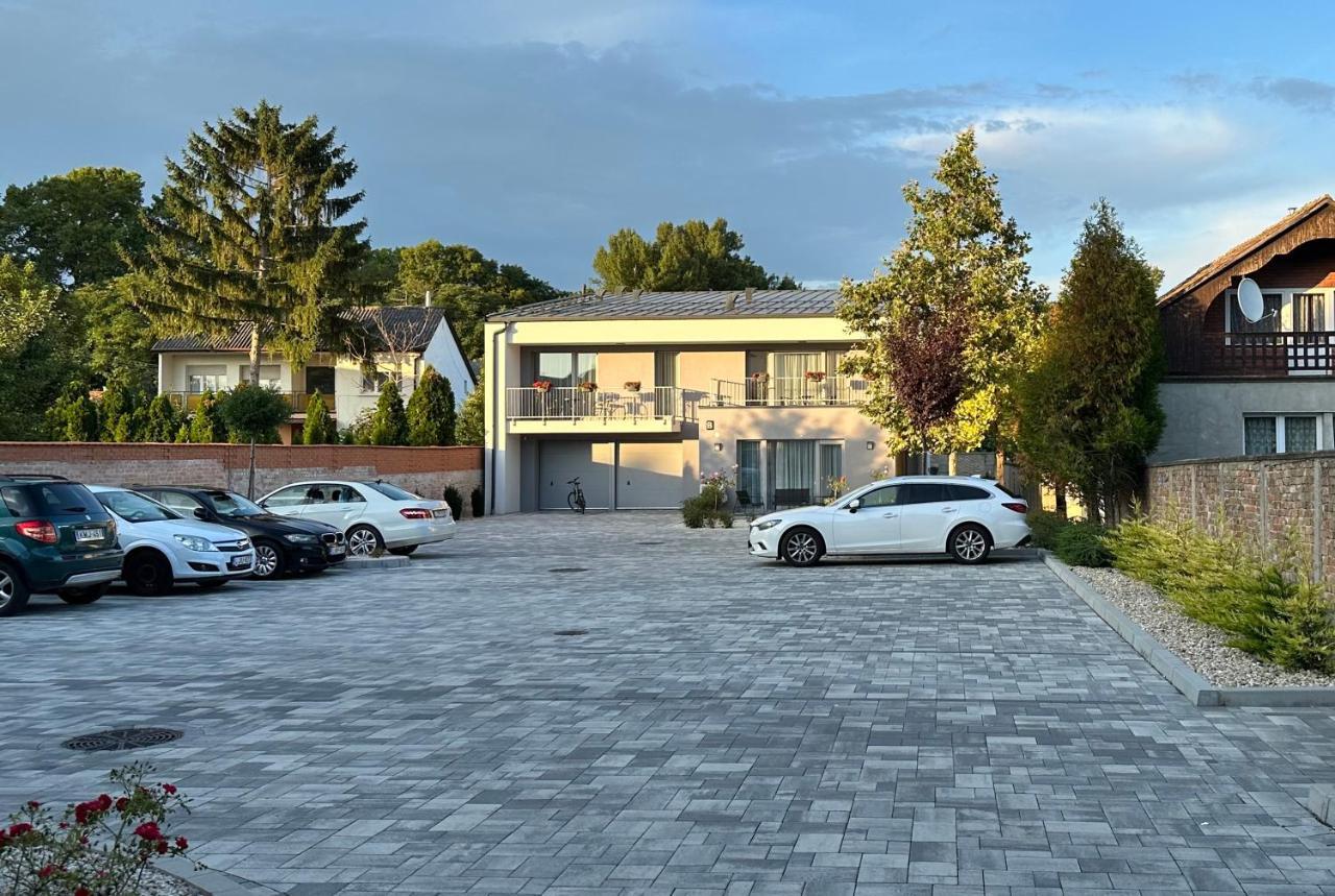 Linden Apartman 104 - Adults Only Mosonmagyaróvár Dış mekan fotoğraf
