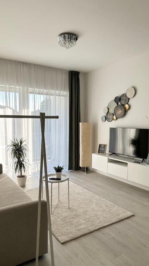 Linden Apartman 104 - Adults Only Mosonmagyaróvár Dış mekan fotoğraf