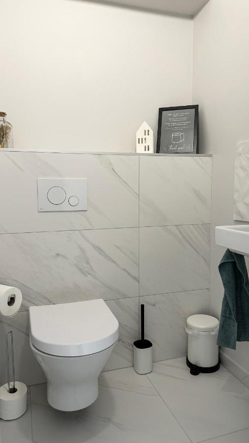 Linden Apartman 104 - Adults Only Mosonmagyaróvár Dış mekan fotoğraf