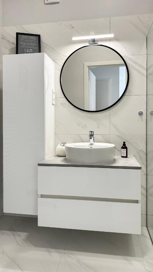 Linden Apartman 104 - Adults Only Mosonmagyaróvár Dış mekan fotoğraf