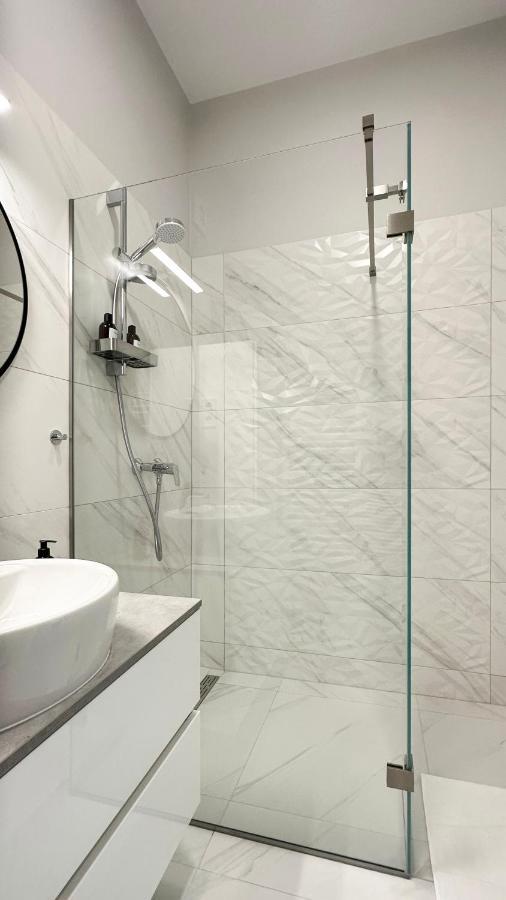 Linden Apartman 104 - Adults Only Mosonmagyaróvár Dış mekan fotoğraf