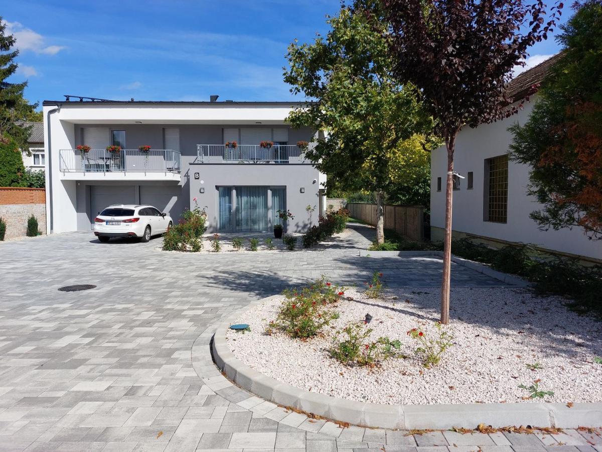Linden Apartman 104 - Adults Only Mosonmagyaróvár Dış mekan fotoğraf